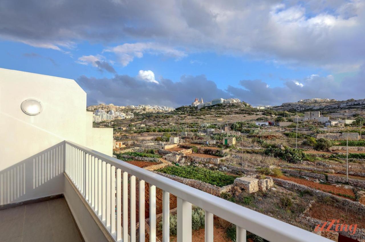 Pretty Beachfront Penthouse In Mellieħa Exterior foto
