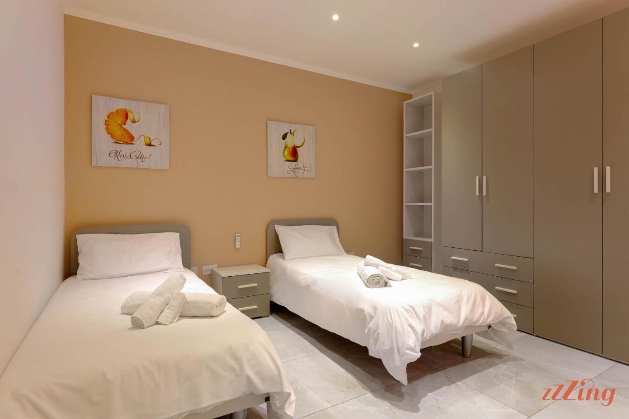 Pretty Beachfront Penthouse In Mellieħa Exterior foto